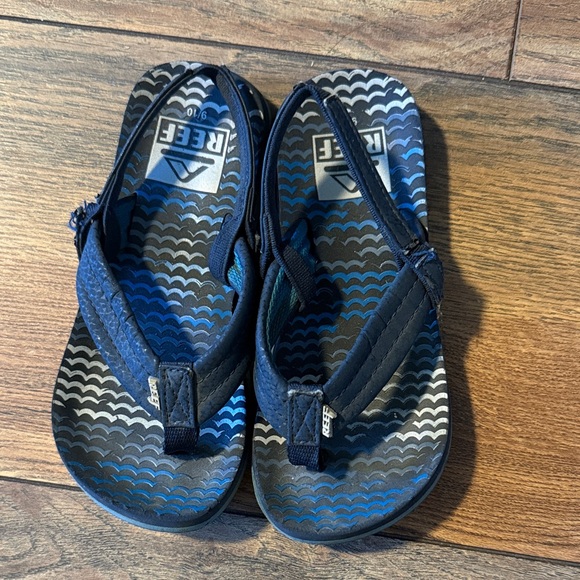 Reef Kids Navy and Black Sandals - Picture 1 of 2